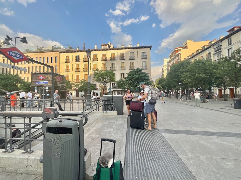 Hostal Luz 62/72