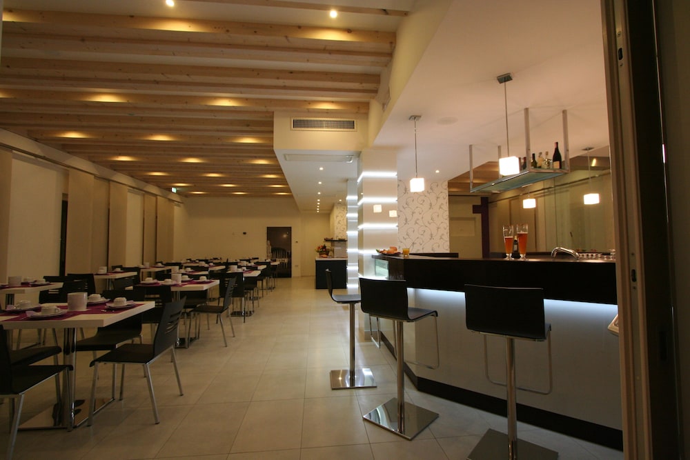 Ecohotel Primavera 54/72