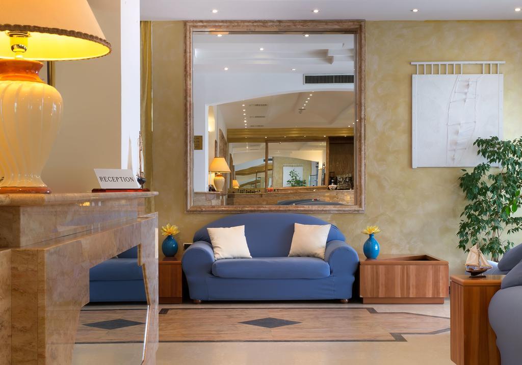 Hotel Ascot 41/56