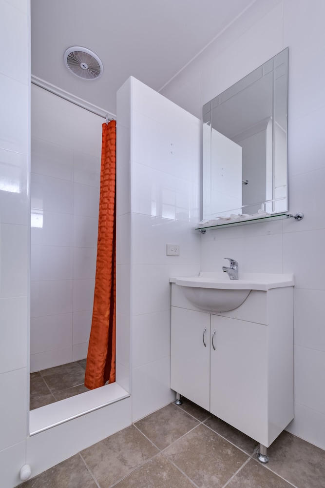 Ibis Styles Albany 33/59