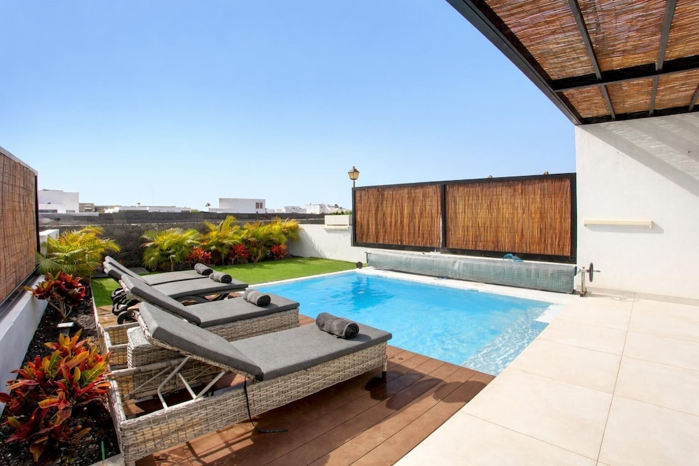 Serena Holiday Homes By LIVVO 37/45
