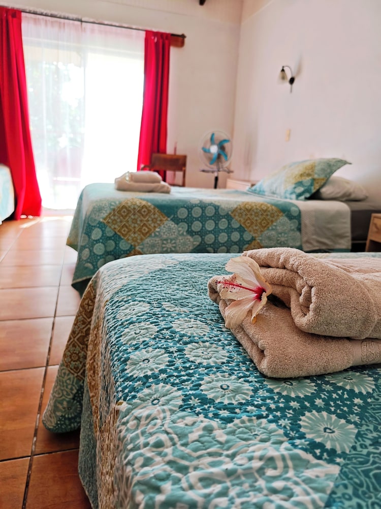 Tupa Hotel 25/50