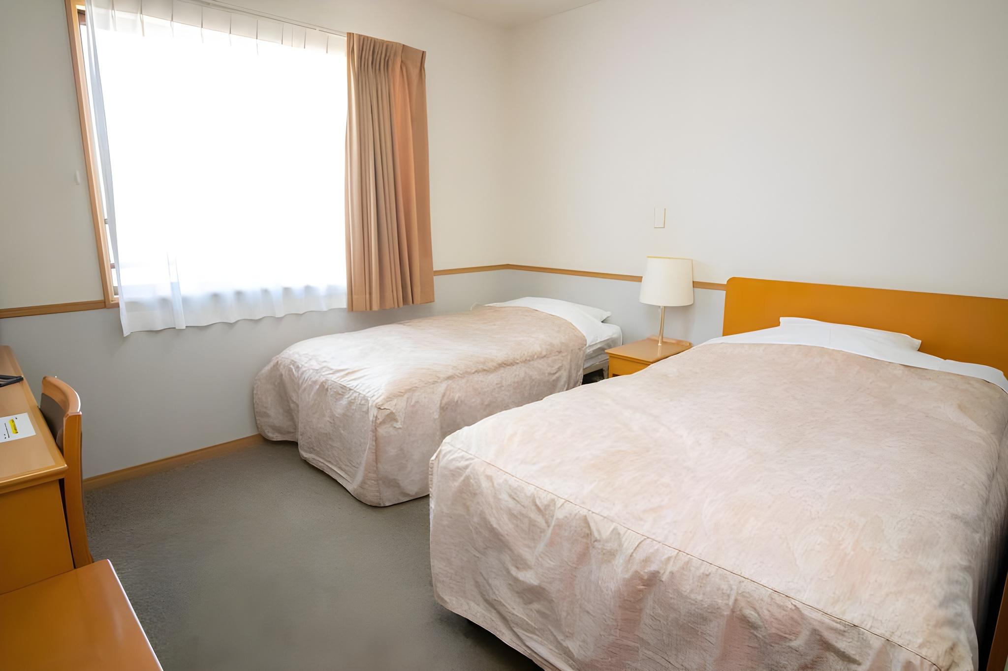 Petite, Studio, Twin Beds