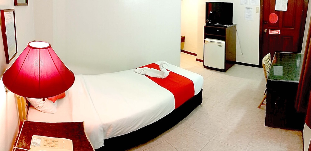 Humberto's Hotel 34/53