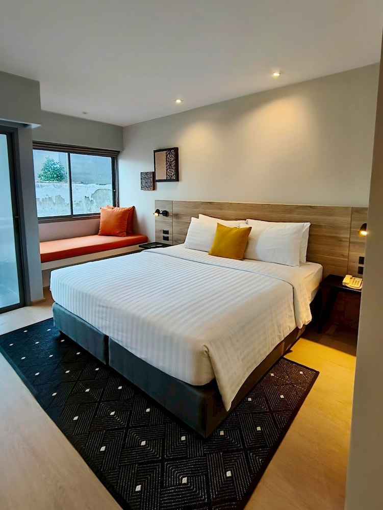 Beehive Boutique Hotel Phuket 15/50
