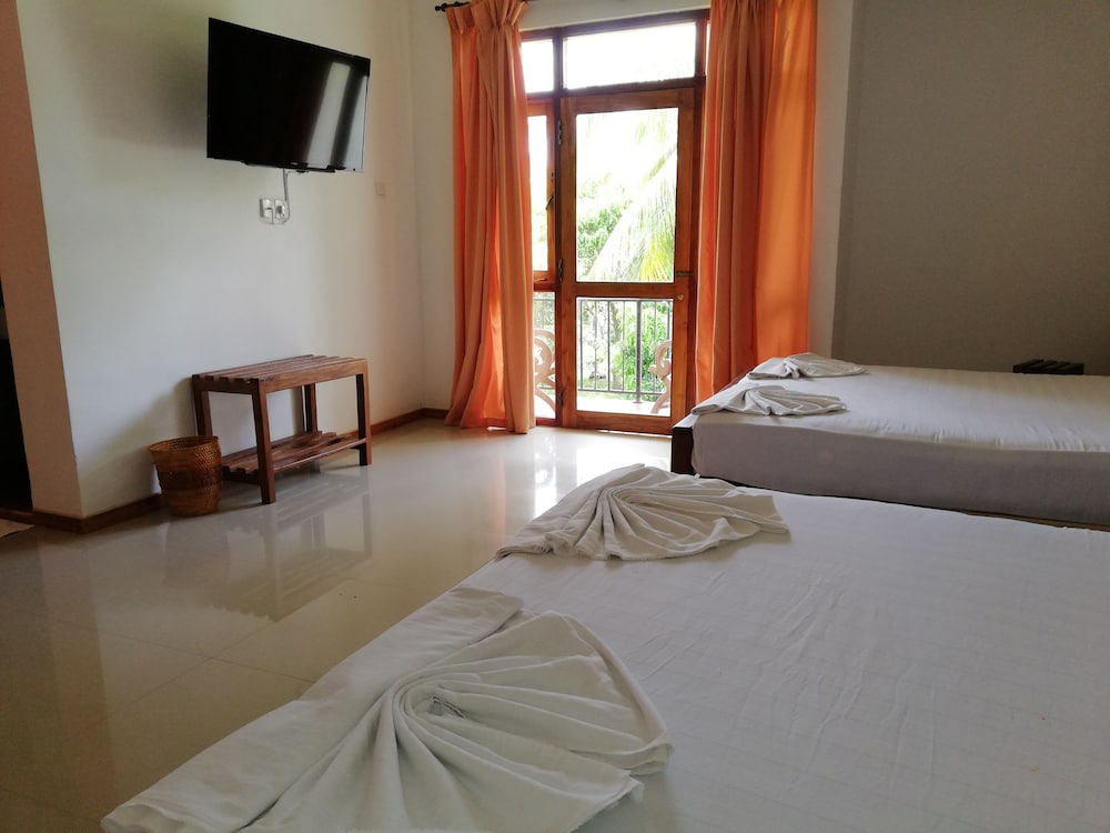 Rajarata Lodge 8/50