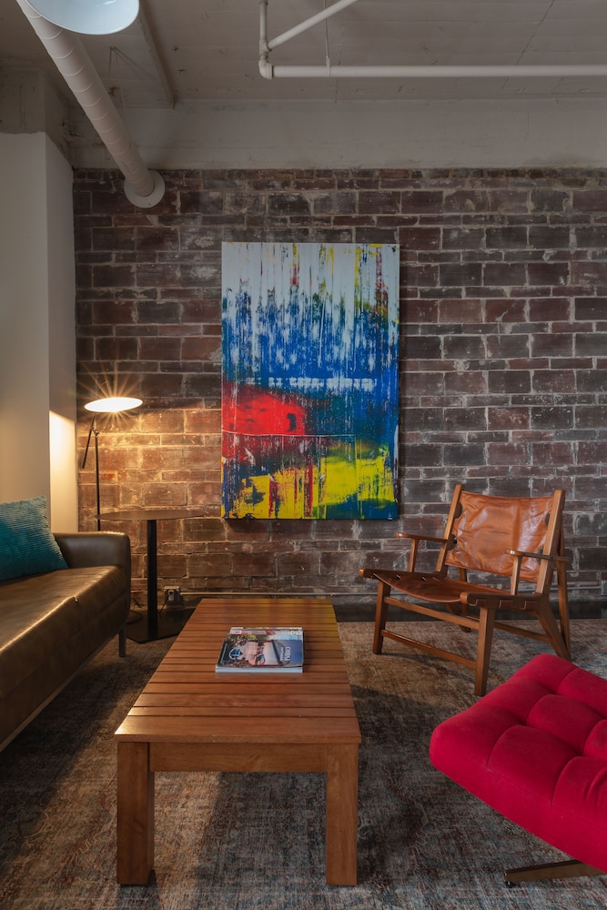 Hotel Clemons 48/50