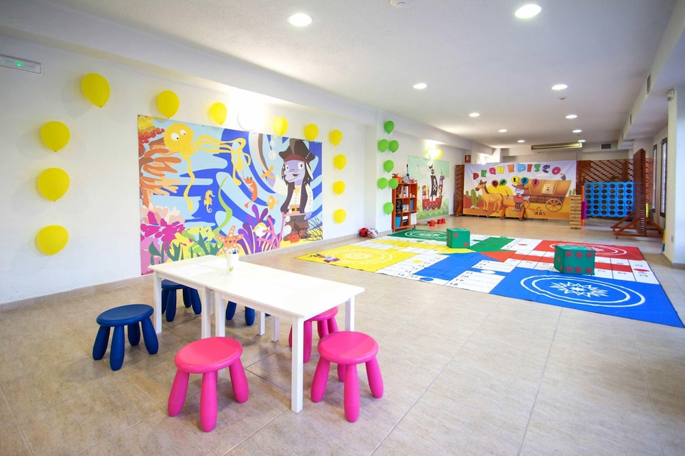Hotel Servigroup Trinimar 37/48