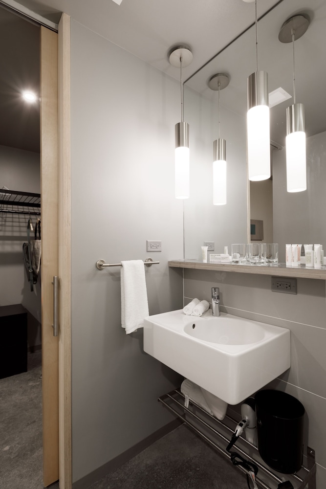 The Source Hotel 62/63
