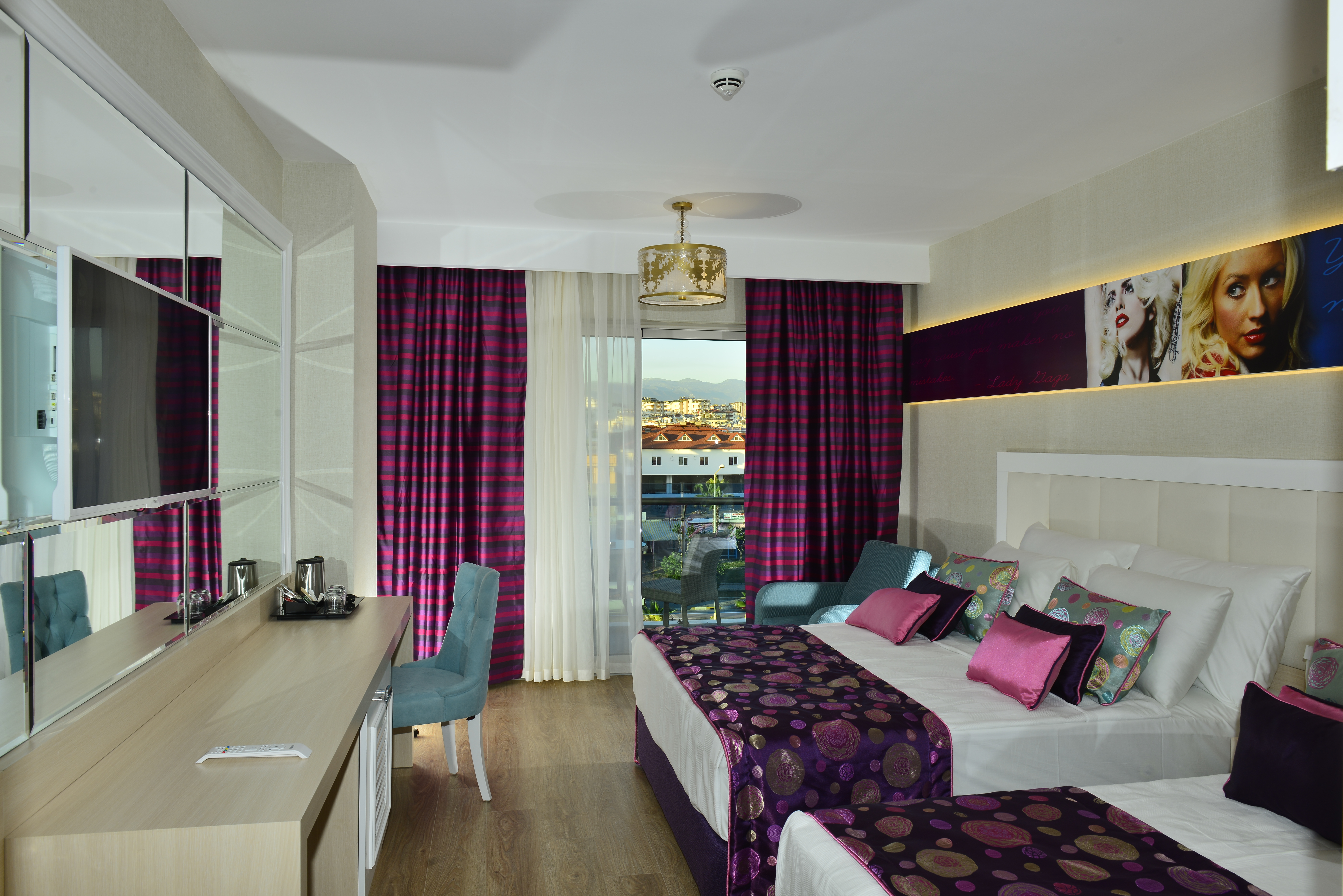 Azura Deluxe Resort Spa 24/42