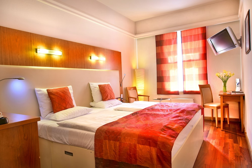 Ametyst Hotel 13/71