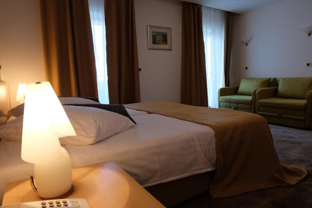 Flores Hotel 18/57