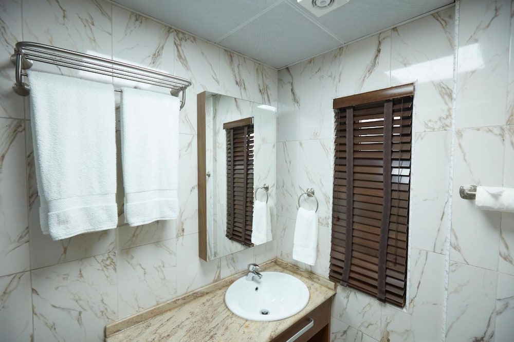 Belanova Apartments & Suites 41/45