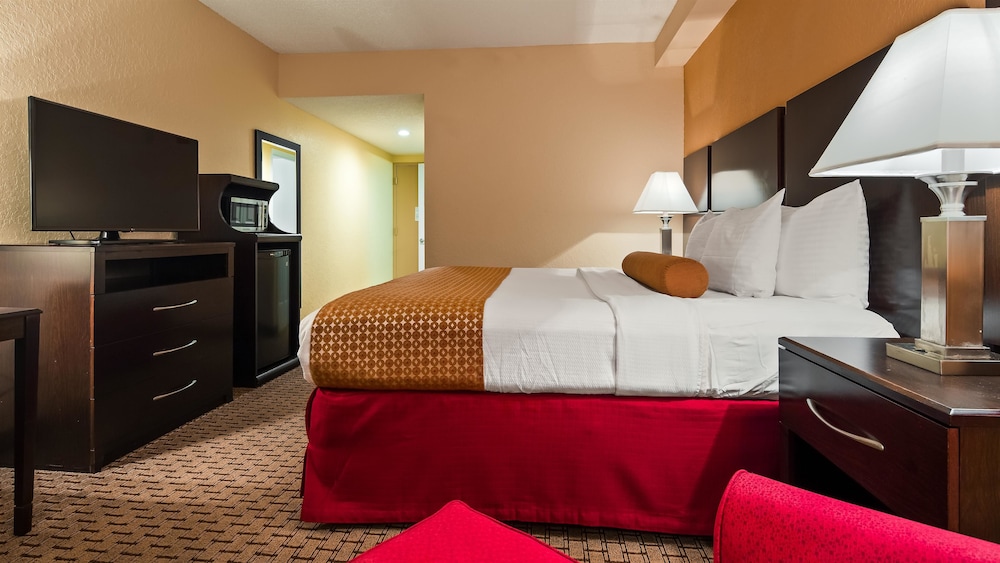 Best Western Plus Universal Inn 18/46