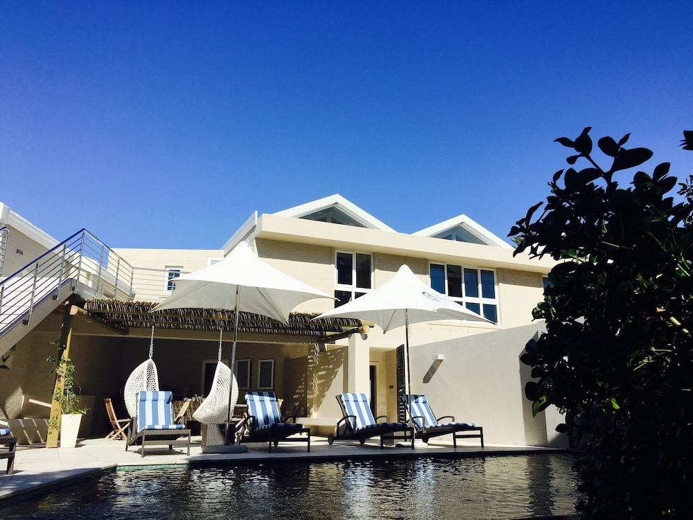 Abalone Guest Lodge 42/50