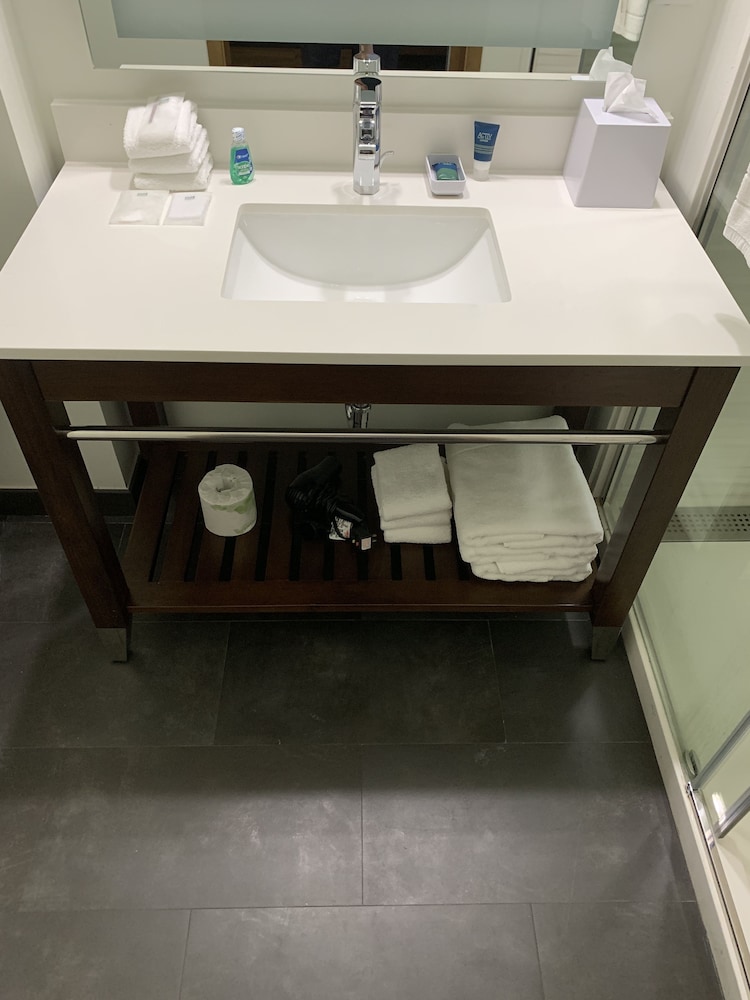 FOUR POINTS BY SHERATON HOUSTON INTERCONTINENTAL AIRPORT 9/39