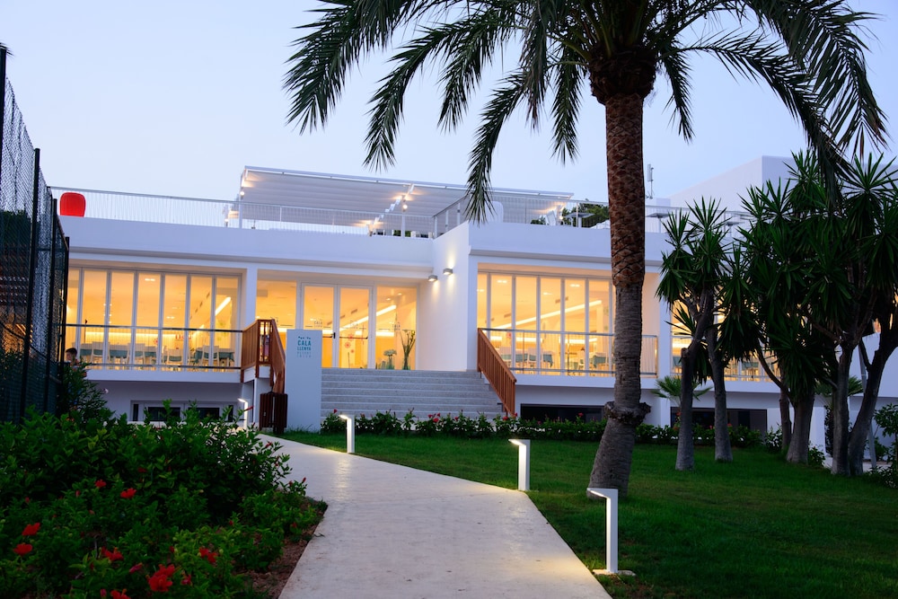 Cala Llenya Resort Ibiza Formerly Ola Club Cala Llenya 58/66