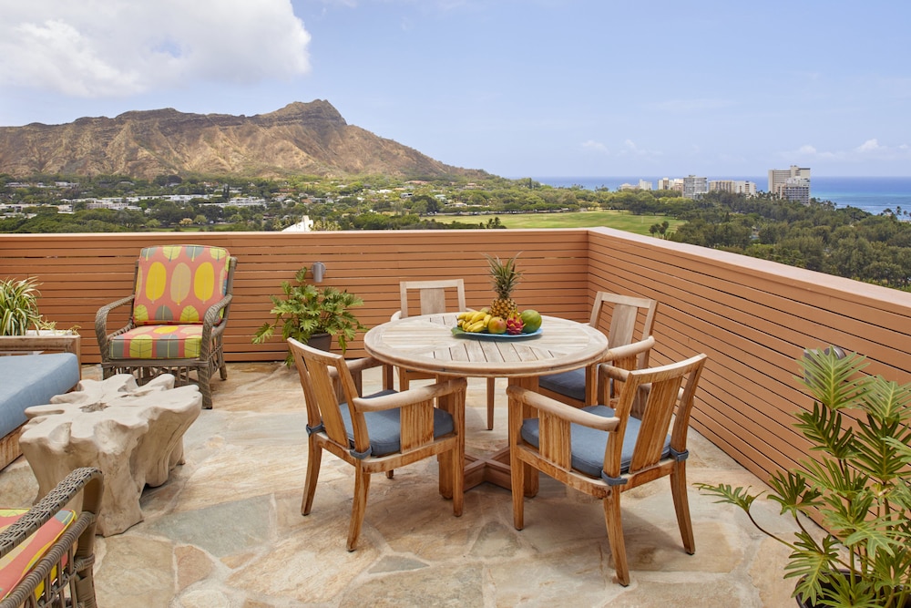Queen Kapiolani Hotel 68/78