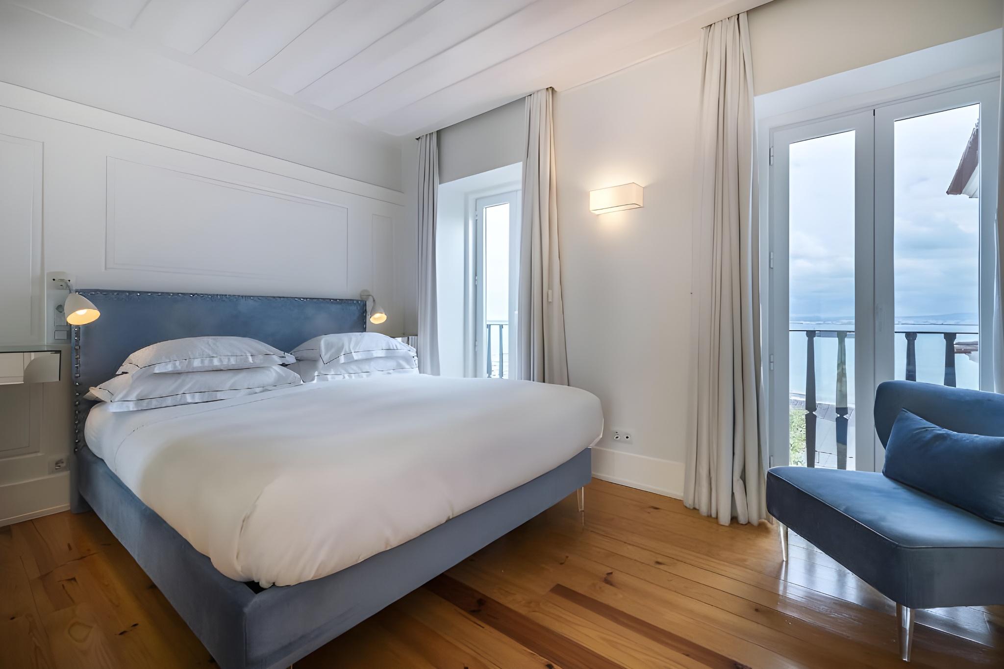 Room, Small