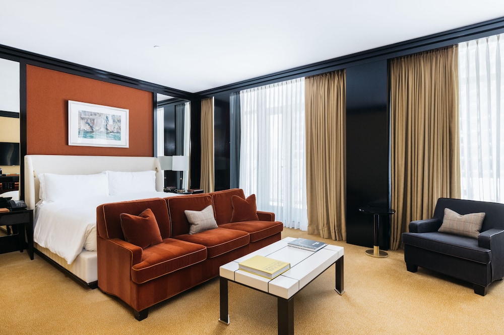 جناح جونيور بسرير كينج بإطلالة على المدينة، Casa Cipriani New York 6/10