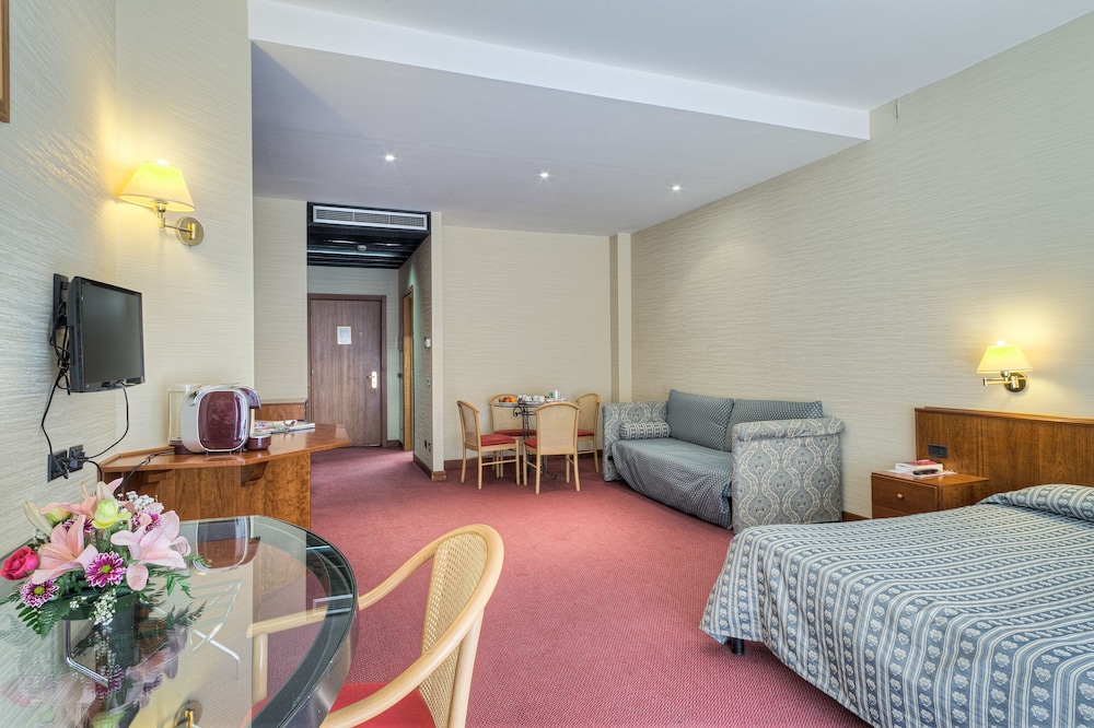 Petra Hotel And Residence 33/60
