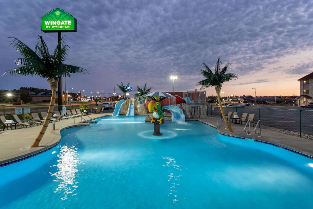 Wingate by Wyndham Wisconsin Dells Waterpark 7/56