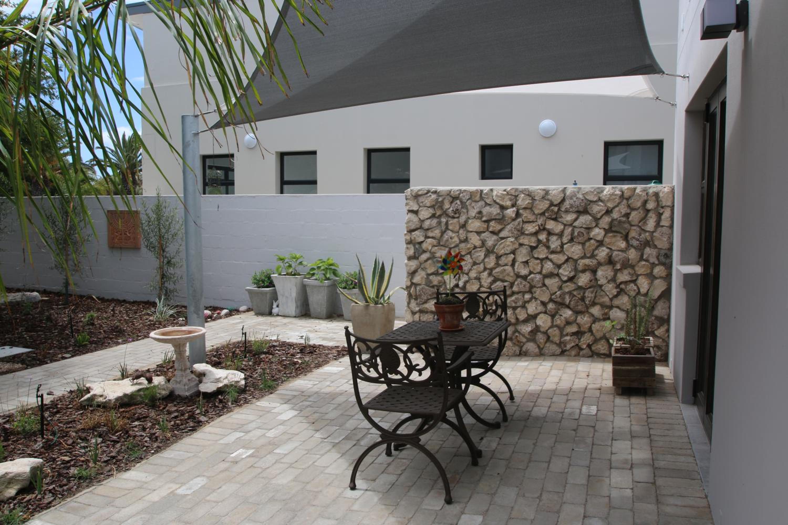 Albatross Guest House 3/40