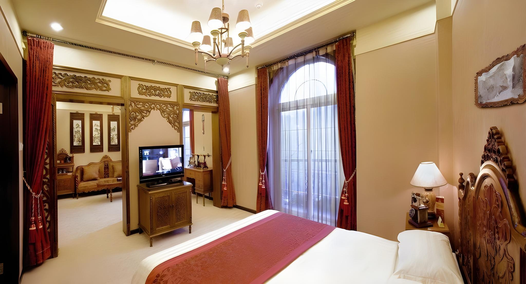 Celebrity, Suite