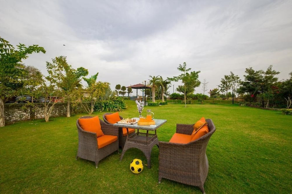 ELIVAAS Noah's Ark 3BHK Villa with Pvt Pool, Garden and Gazebo 60/64
