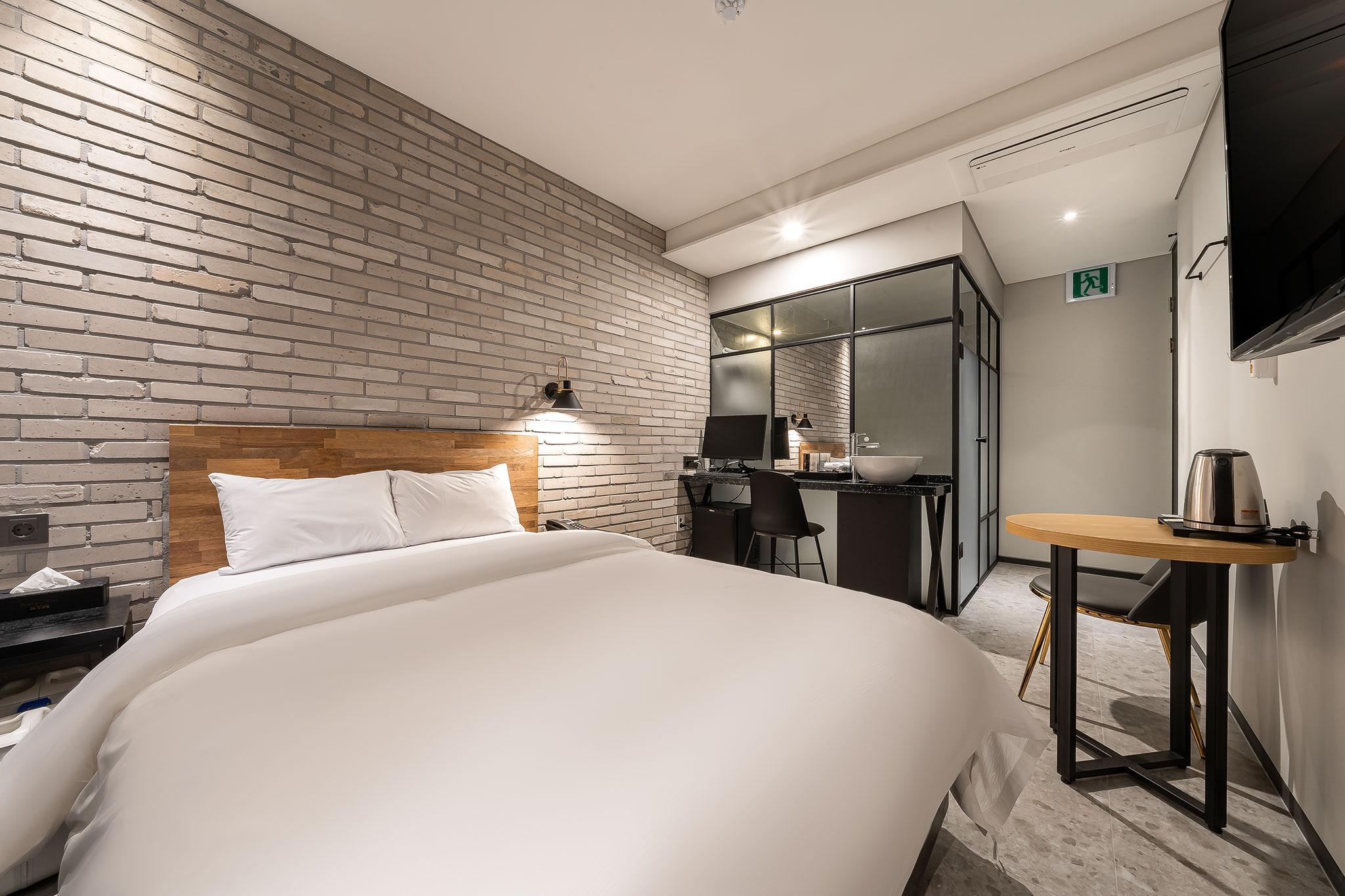 Deluxe, Double Bed