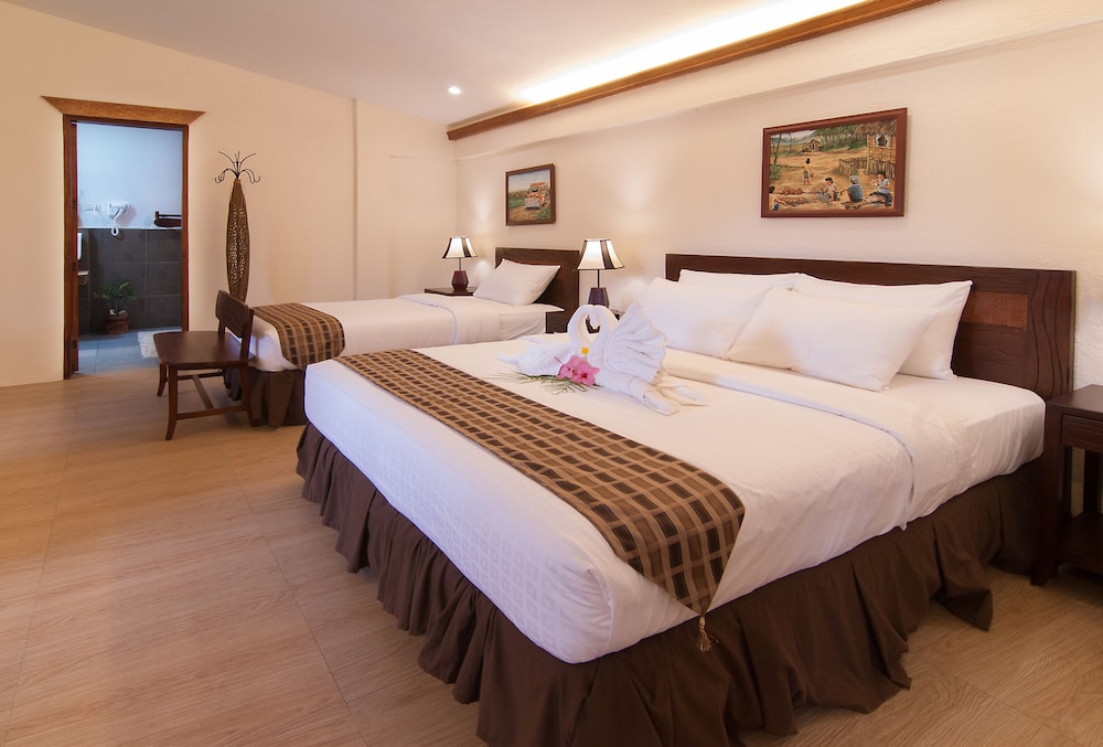 SUITE, GARDEN OR POOL VIEW