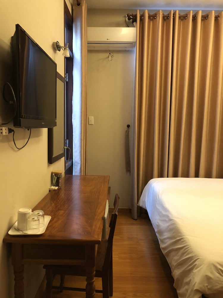 Dreams Hotel 4/26