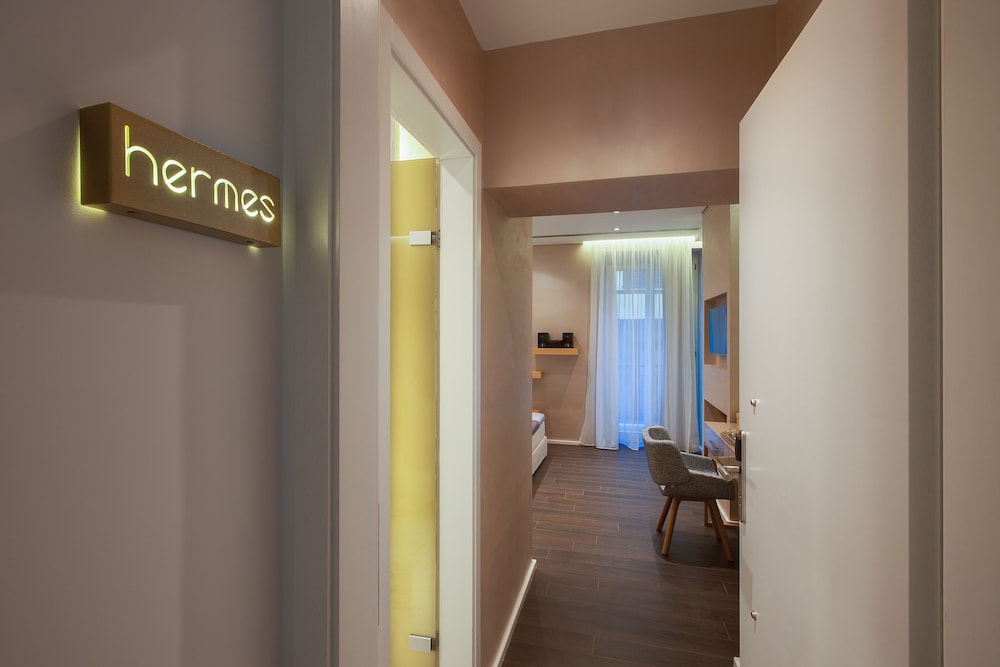 Consolato Boutique Suites 57/94