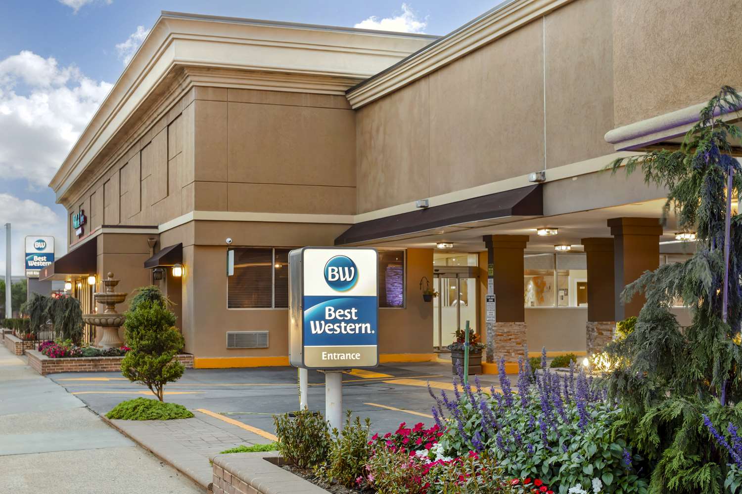 Best Western Mill River Manor 3/39