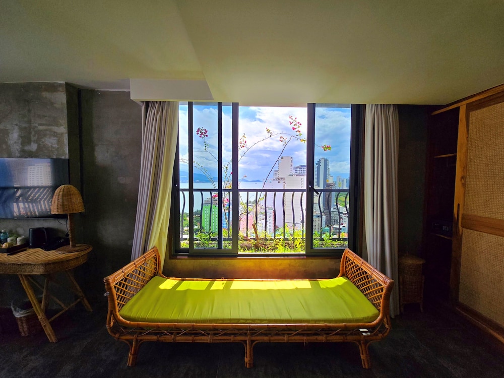 The Signature Hotel Nha Trang 25/50