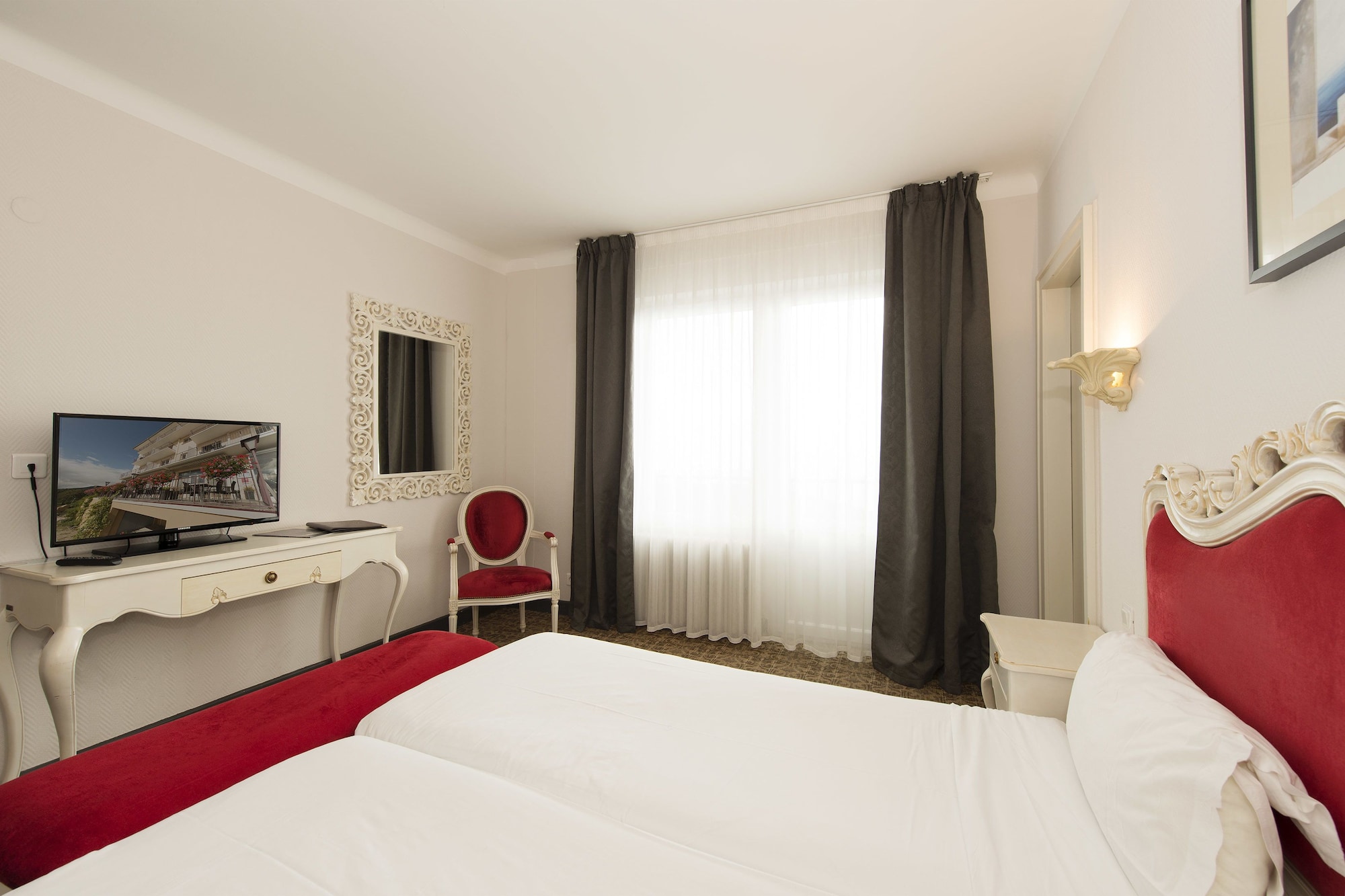 STANDARD, DOUBLE OR TWIN BED