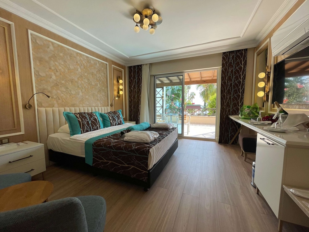 Saphir Hotel And Villas 30/90