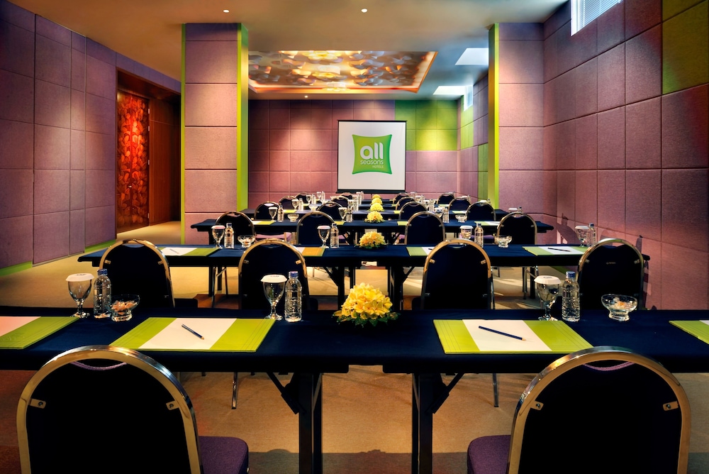 Ibis Styles Bali Denpasar 55/59