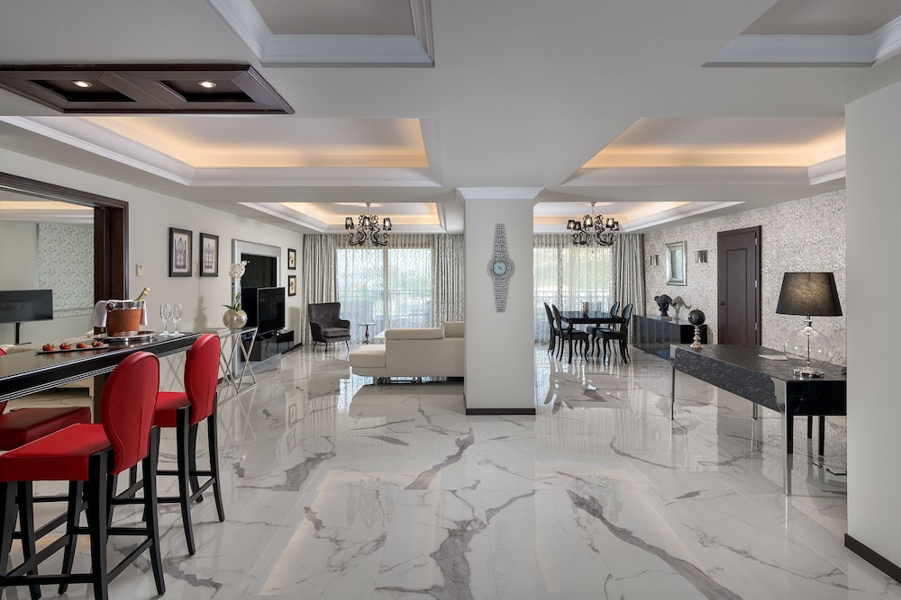 La Marquise Luxury Resort Complex 61/71
