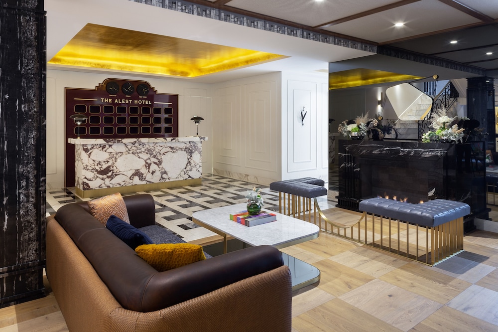 The Alest Hotel 30/45