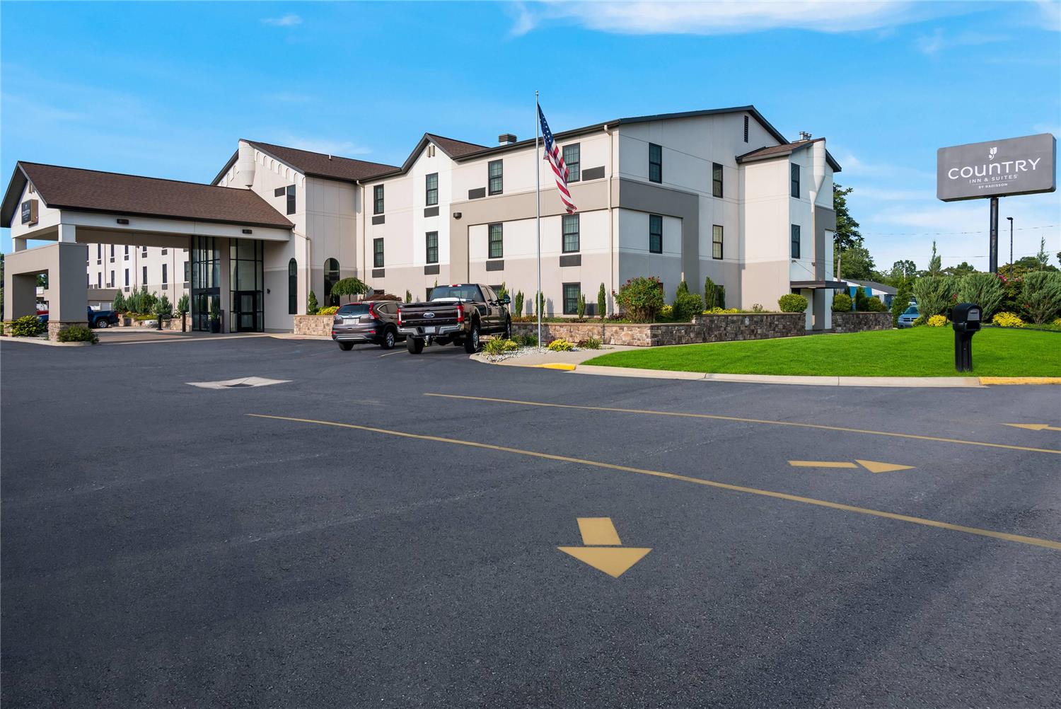 Country Inn & Suites by Radisson, Grandville-Grand Rapids West, MI 18/19