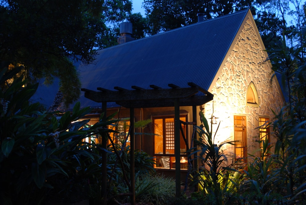 WITCHES FALLS COTTAGES 2/51