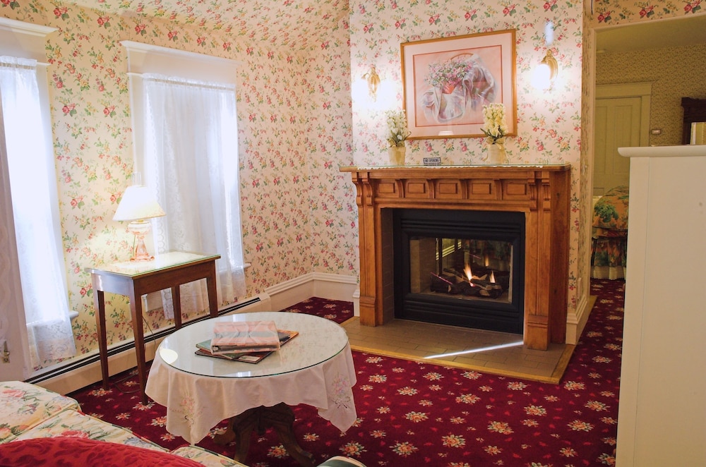 White Lace Inn 32/50