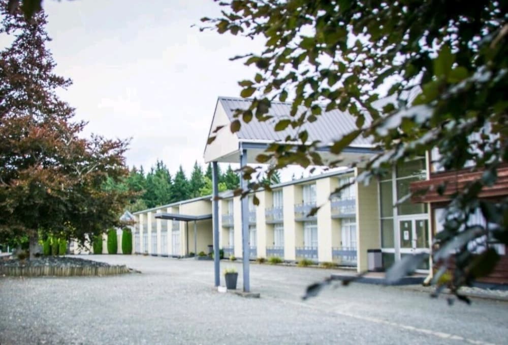 Fiordland Hotel Motel 49/54