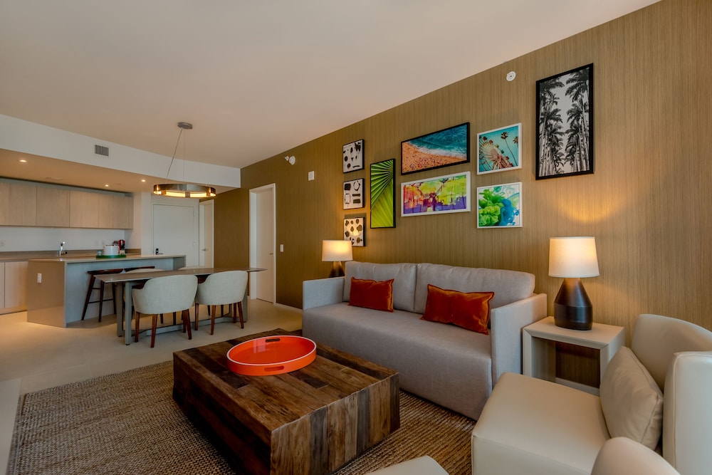 H Beach Resort Rentals 28/49