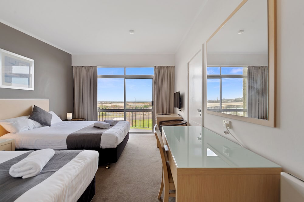 Scamander Beach Resort Hotel 17/49