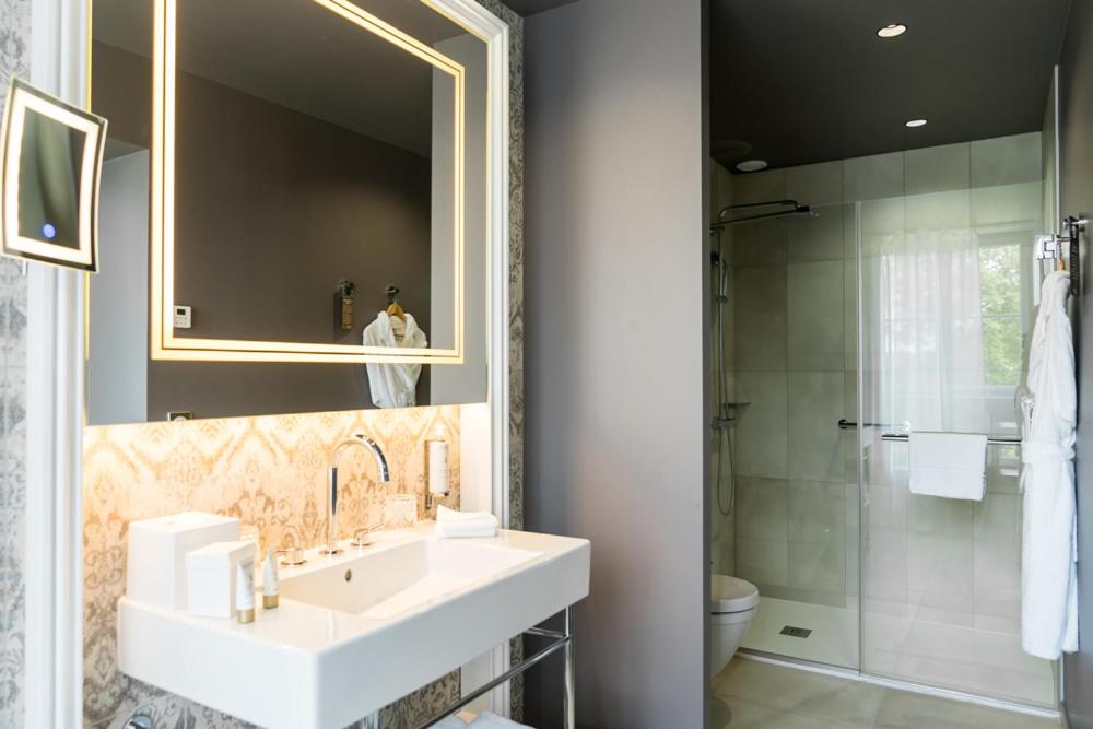جناح بسرير كينج بغرفة نوم واحدة، Dolce by Wyndham Versailles - Domaine du Montcel 3/7