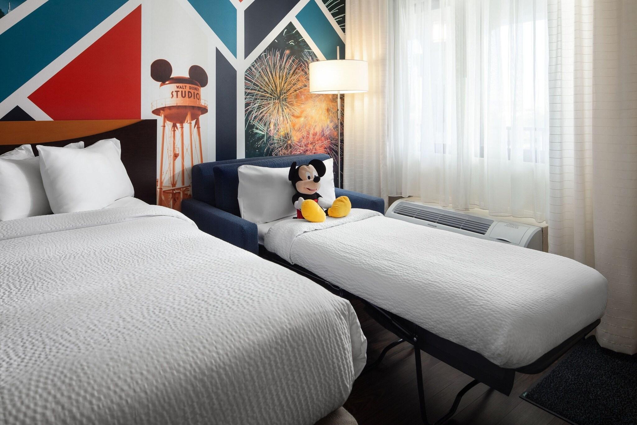 Theme, 2 Queen Beds، Fairfield Inn By Marriott Anaheim Resort 3/10