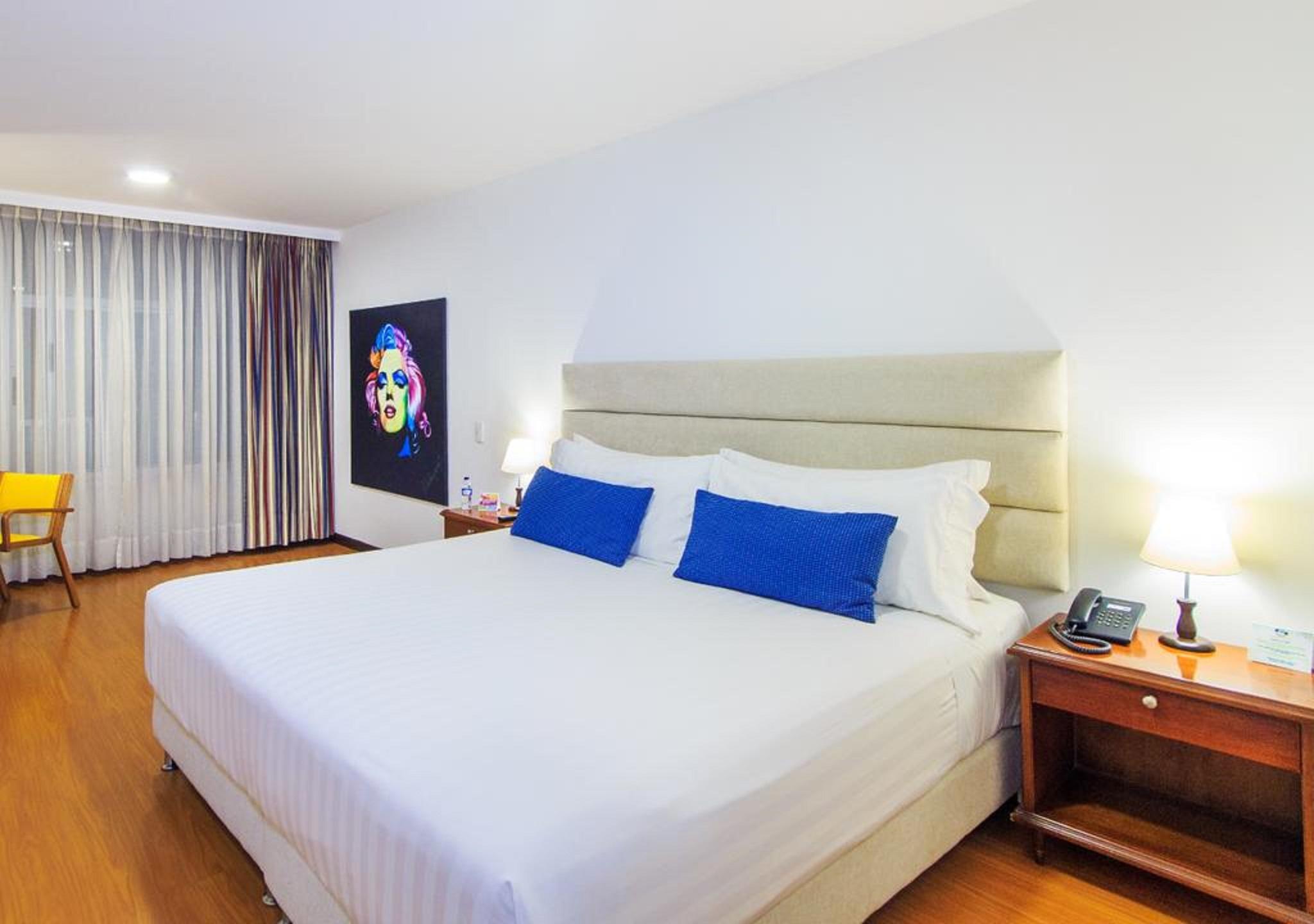 Stardard, Queen Bed