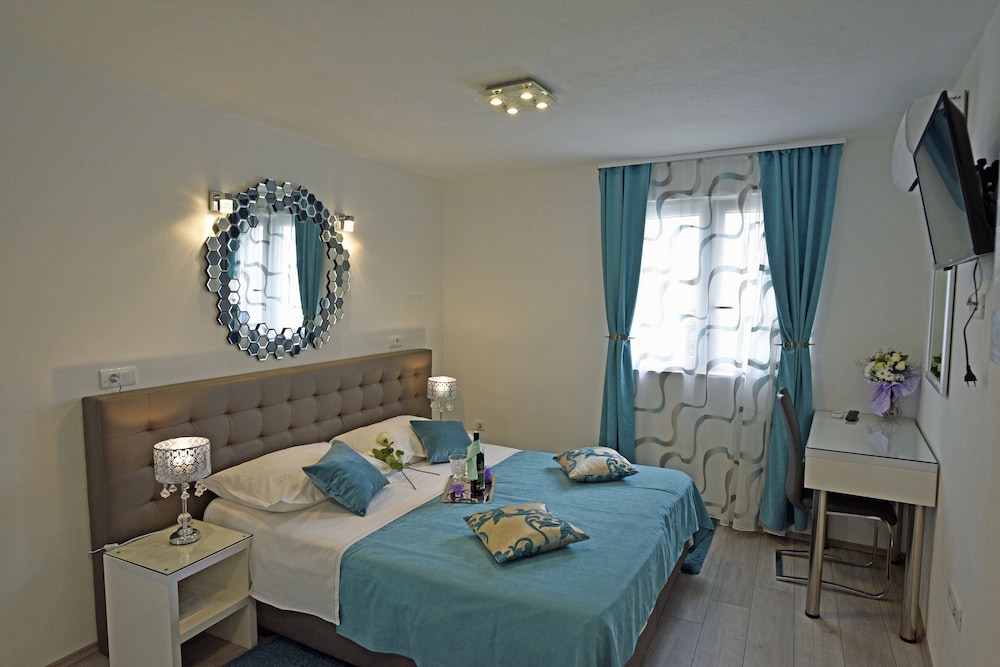 Kuzma Rooms 2 4/18